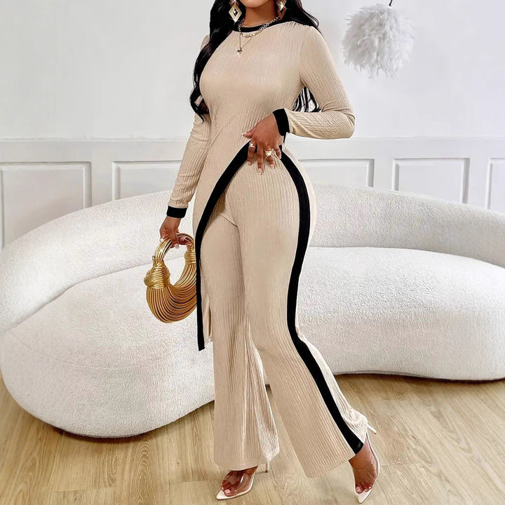 Kvinnes Stilige Jumpsuit med Asymmetrisk Design og Kontrasterende Piping Skjora