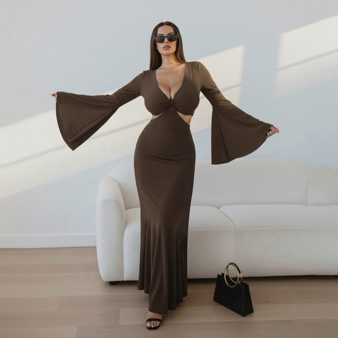 Dame elegant maxi kjole med generøse trompet ermer og raffinert cut-out Skjora