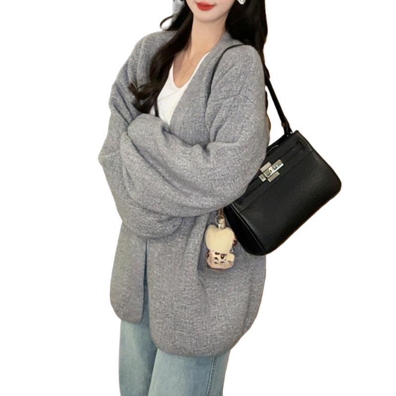 Kvinners oversized strikket cardigan med en avslappet fasong Skjora