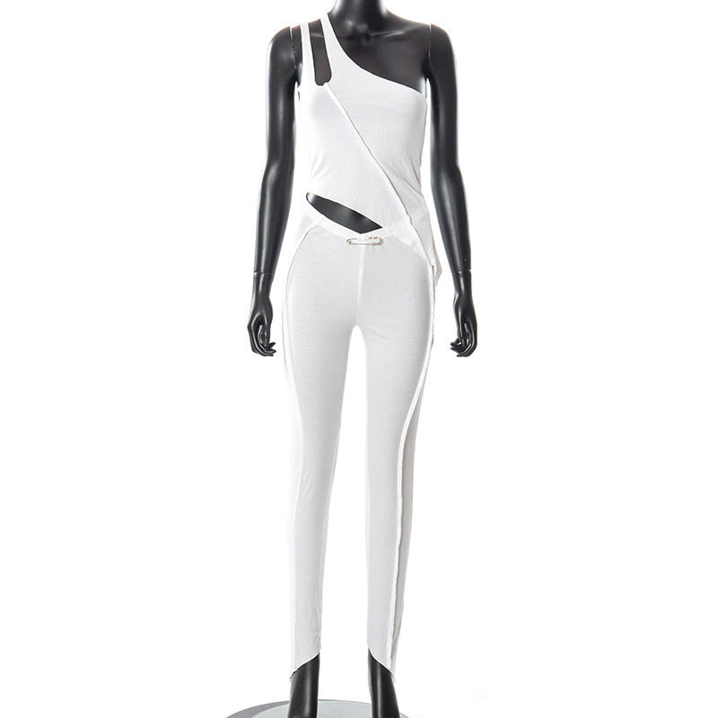 Dame asymmetrisk jumpsuit med moderne cut-out og elegant midjeform Skjora