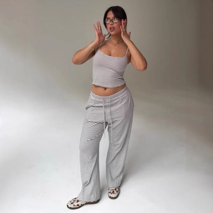 Dame avslappet sportsett laget av høykvalitets jersey med hel elastikk Skjora
