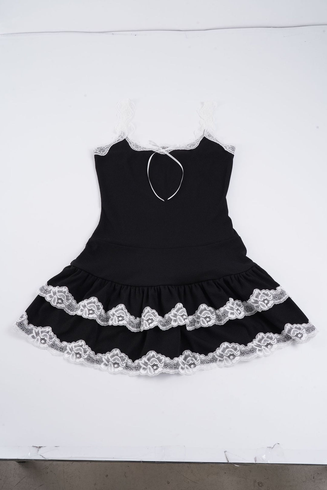 Dame Leken Babydoll-kjole med blonderand og justerbare stropper Skjora
