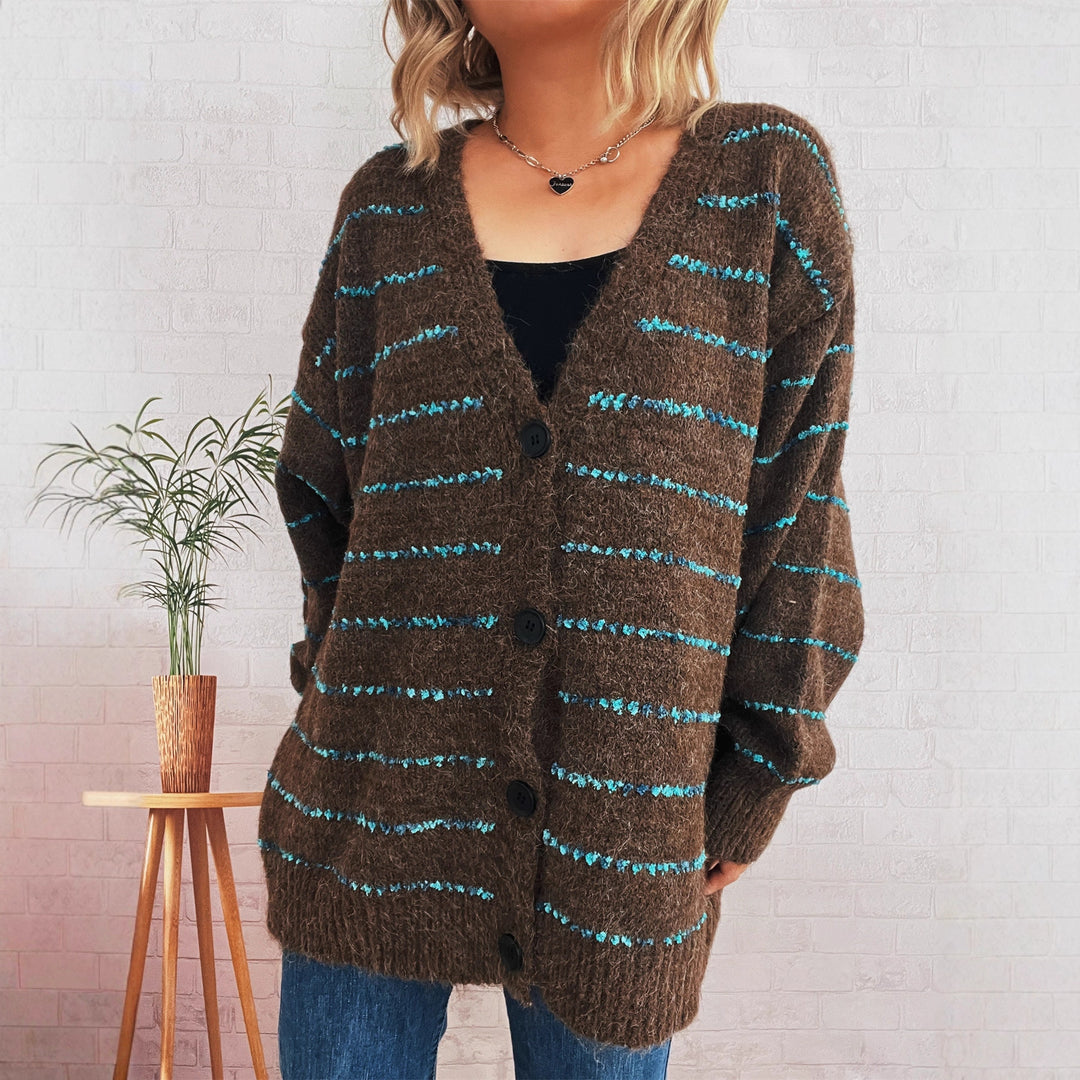 Damer koselig strikket cardigan med stripet mønster og store knapper Skjora