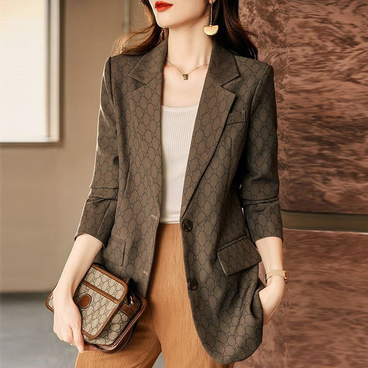 Kvinne moteriktig blazer i elegant design Skjora
