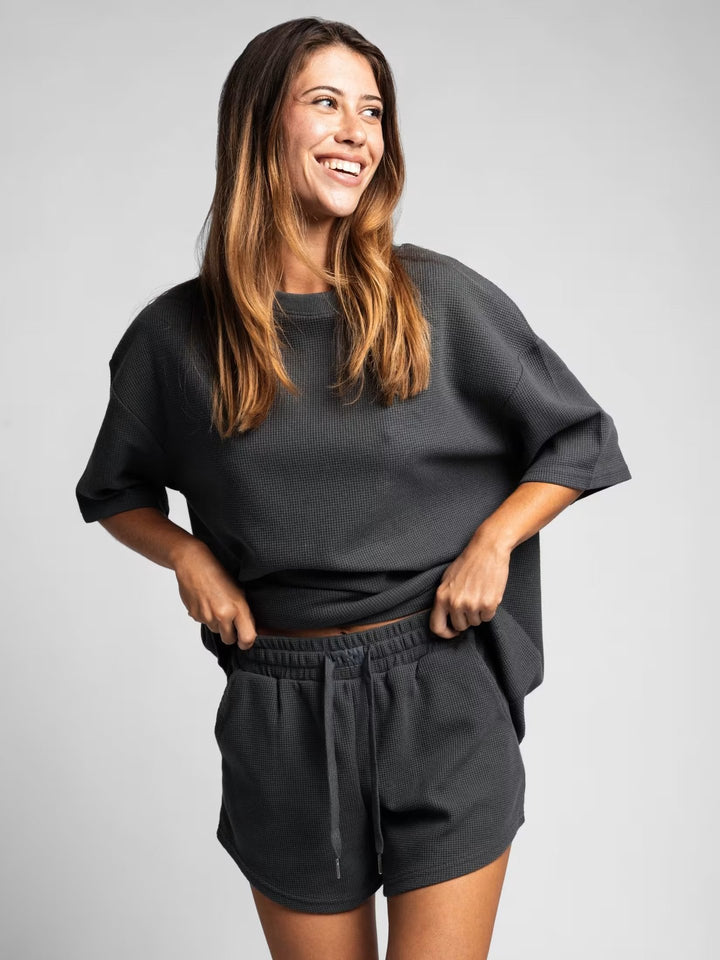 Dame casual topp og shorts sett laget av myk vaffelstoff Skjora