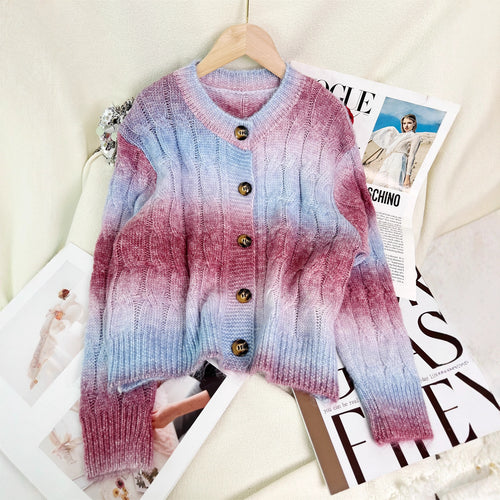 Kvinnenes elegante cardigan med moderne kabelmønster og gradient Skjora