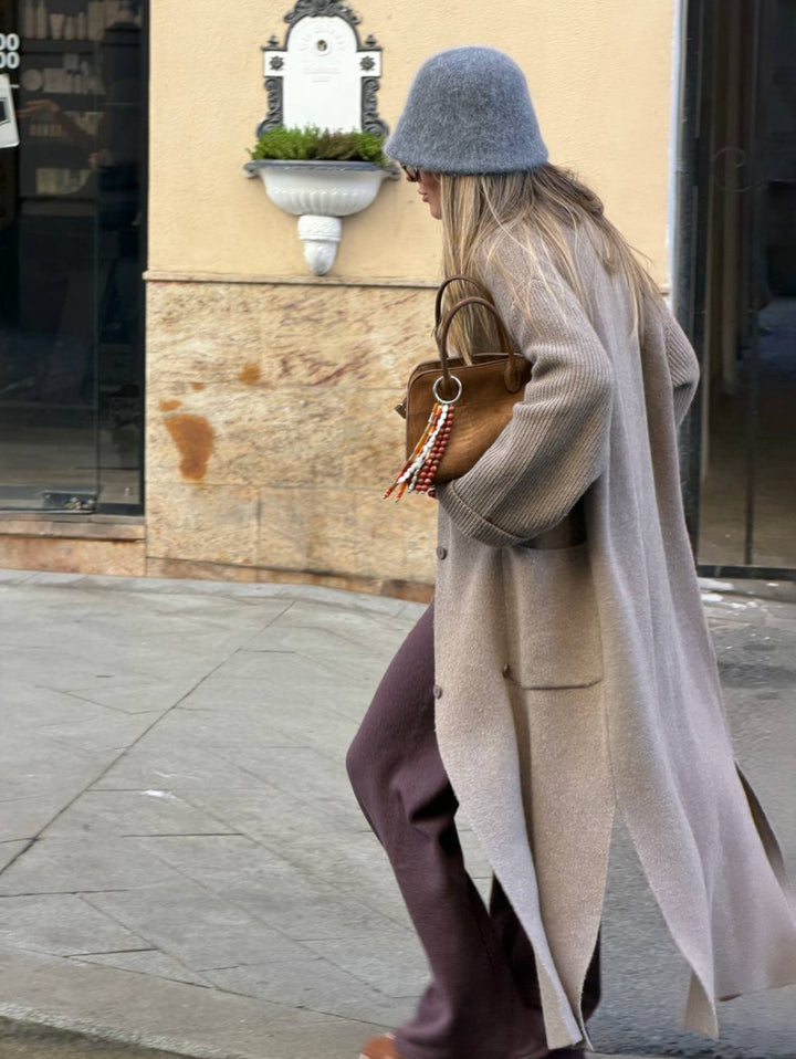 Damers oversized cardigan med fin strikkestruktur og uformell passform Skjora