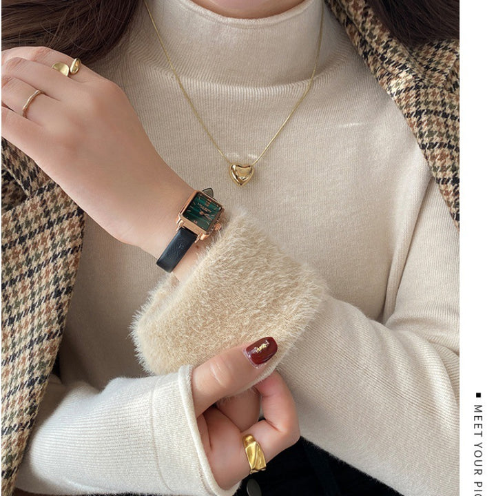 Damer Elegant Turtleneck Genser laget av Mykt Stoff Skjora