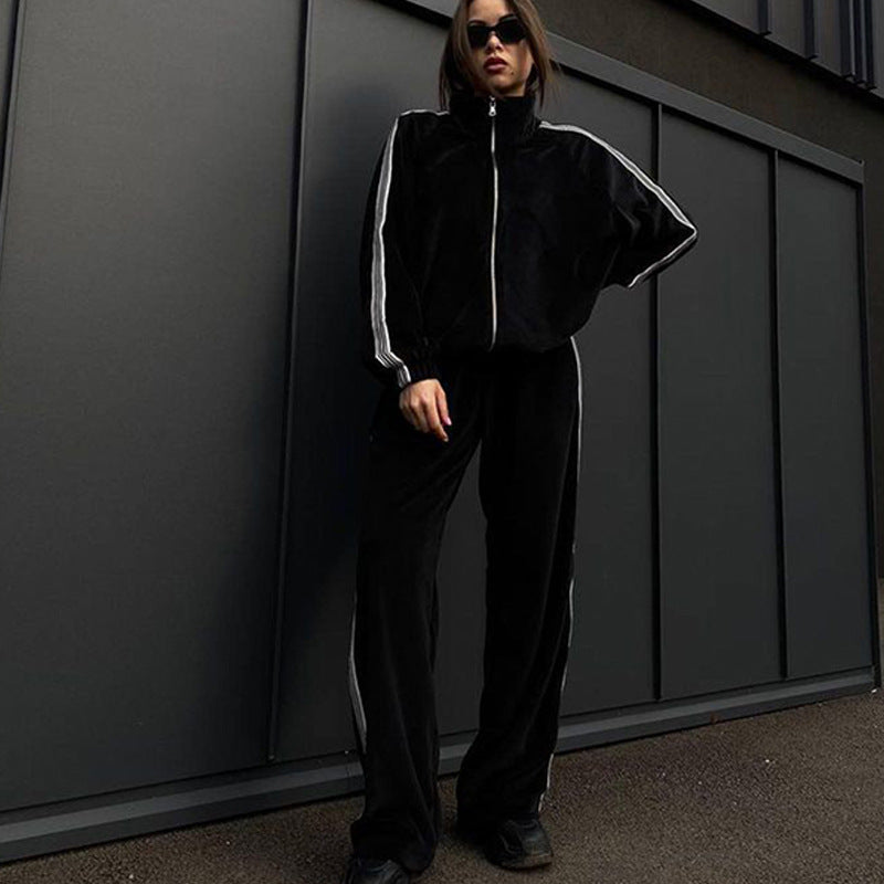 Dame Sporty Velvet Trackdrakt med Kort Jakke og Shorts Skjora