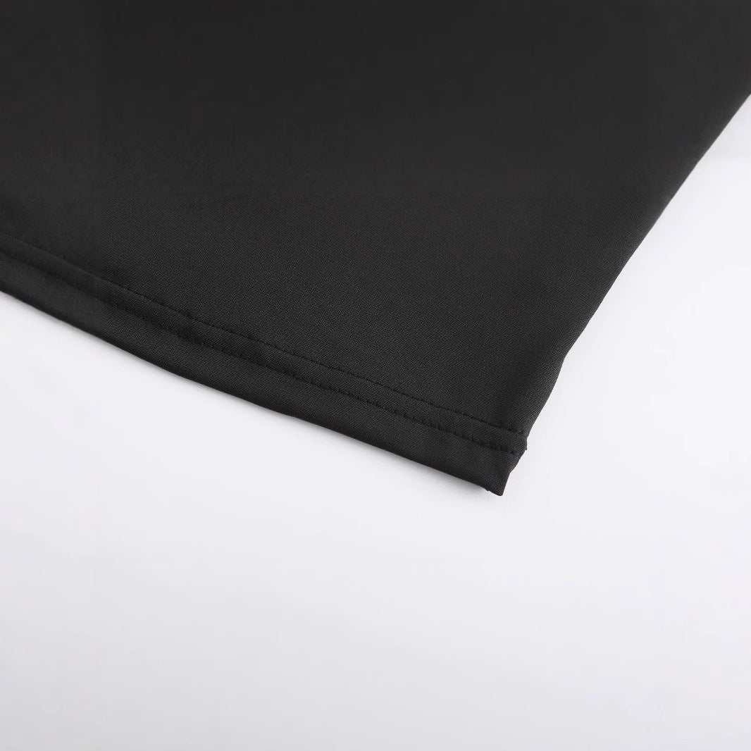 Dame Crop-Top med iøynefallende grafisk design og edgy skrift Skjora