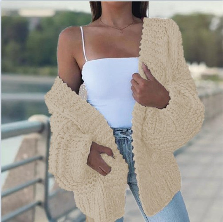 Kvinnens chunky strikket cardigan med oversized passform og avslappet design Skjora