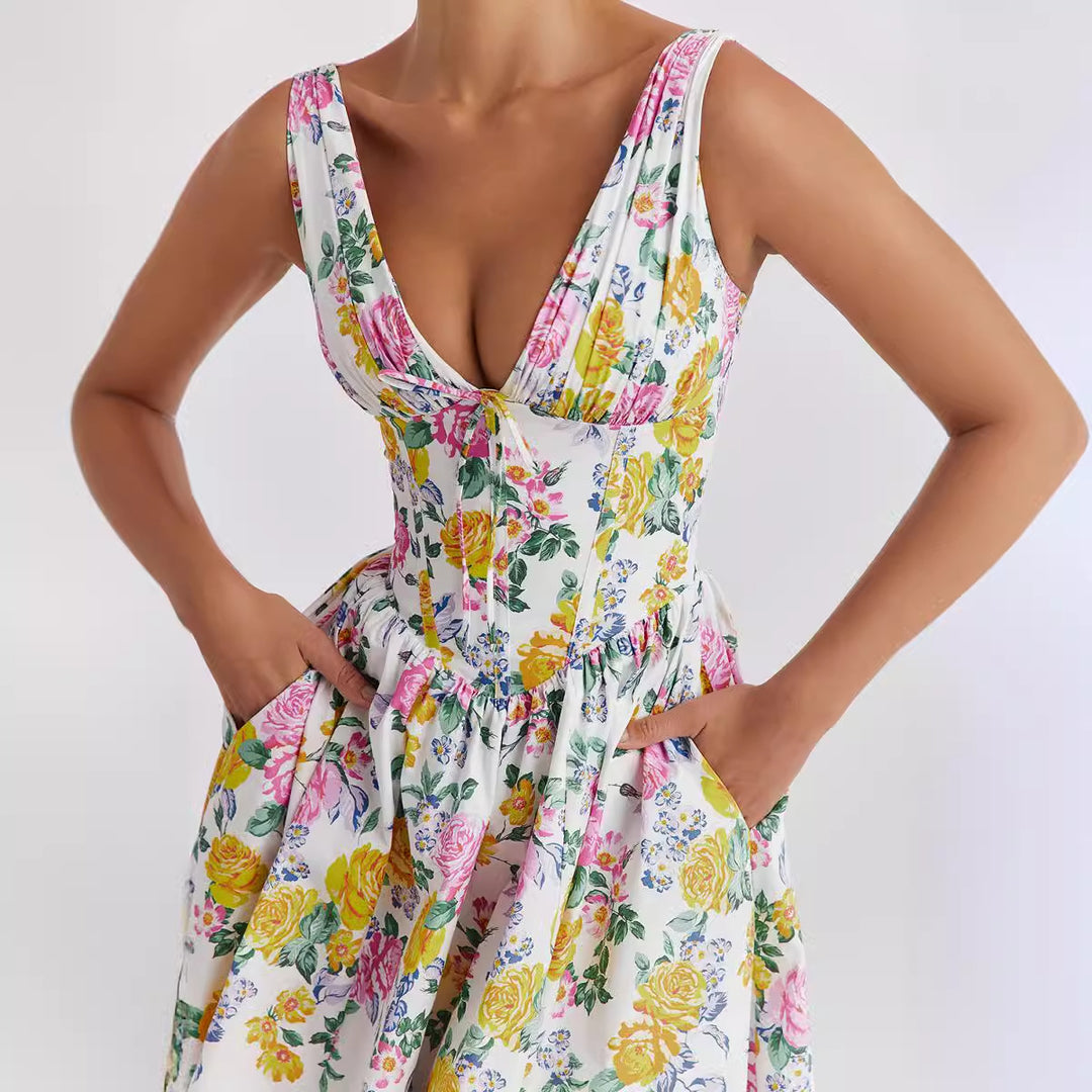 Dame midi kjole med blomsterdetaljer og tilpasset topp