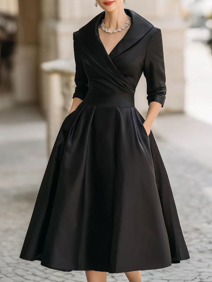 Kvinne elegant omslagskjole med peplum og praktiske lommer Skjora
