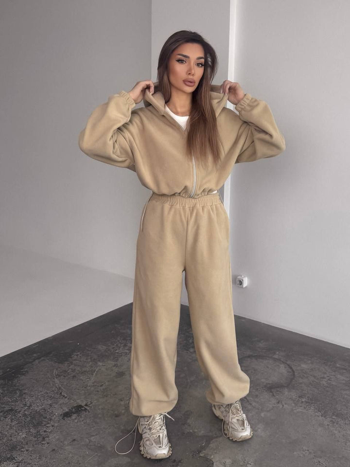 Kvinne Oversized Fleece Treningsdress med Hette og Vid Søm Skjora