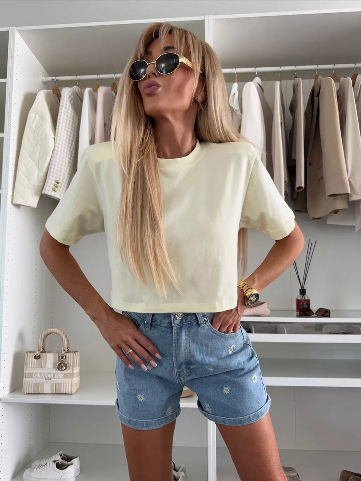 Kvinne Cropped T-Shirt i iøynefallende leopardmønster