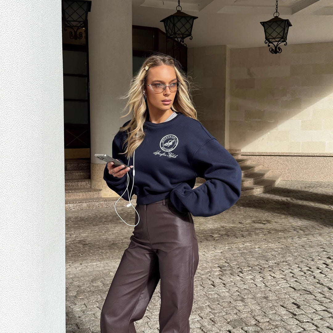 Kvinnegenser med elegante puff-ermer og høy-kvalitets broderi Skjora