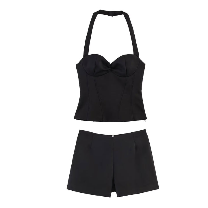 Damekombinasjon av kort topp og shorts Skjora