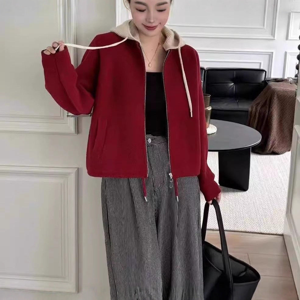 Kvinnes fashionable quiltet jakke med hette og dobbel glidelås Skjora