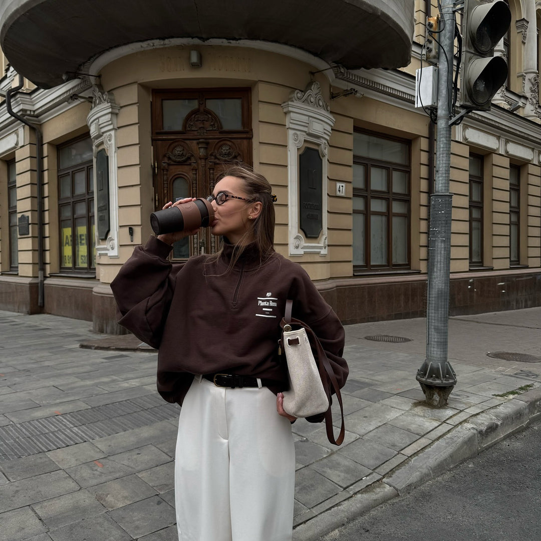 Women's streetwear sweatshirt with high collar and half zip closure Skjora