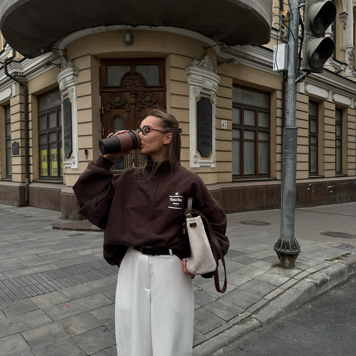 Women's streetwear sweatshirt with high collar and half zip closure Skjora