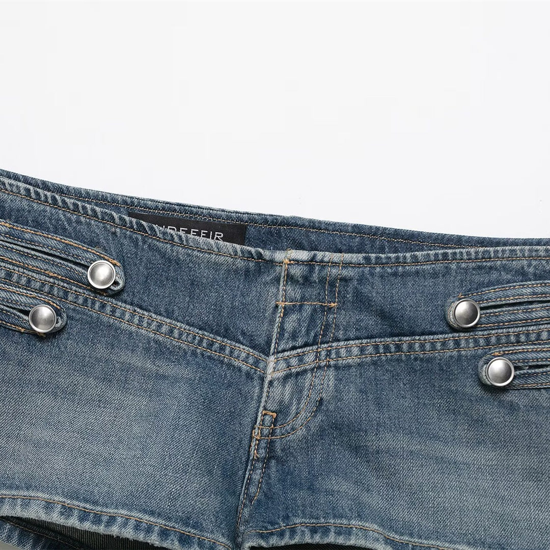 Dame Denim-shorts med dekorative knapper Skjora