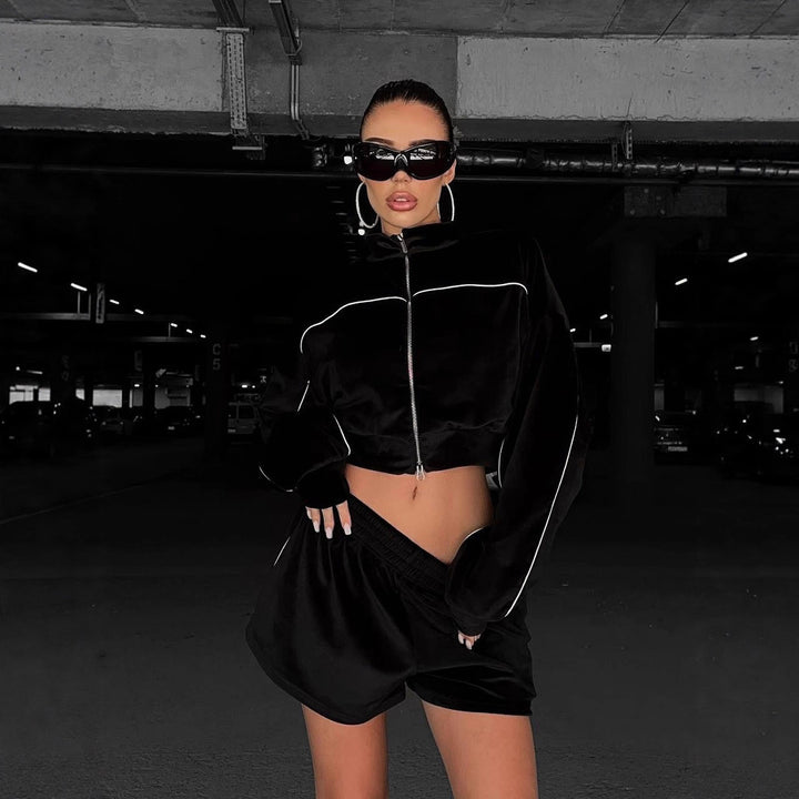 Kvinne loungewear sett med komfortable shorts og oversized topp Skjora