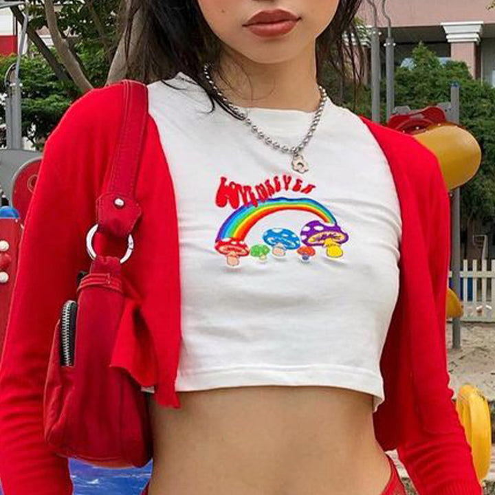 Dame cropped T-shirt med kreativt trykk og komfortabel rund halsutskjæring Skjora
