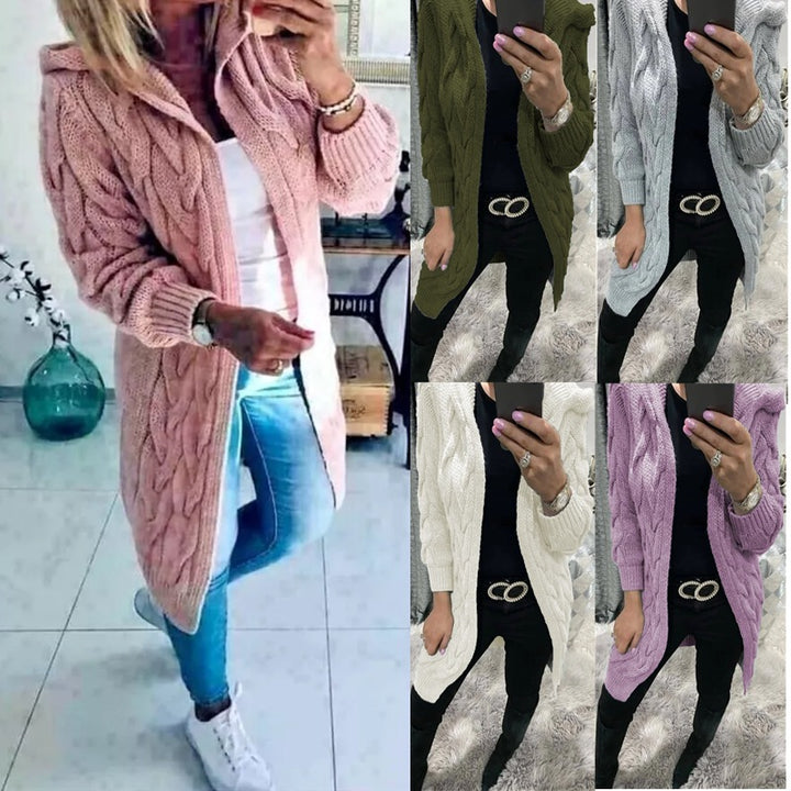 Kvinnes chunky strikk cardigan med nostalgisk kabeldesign og praktiske lommer Skjora