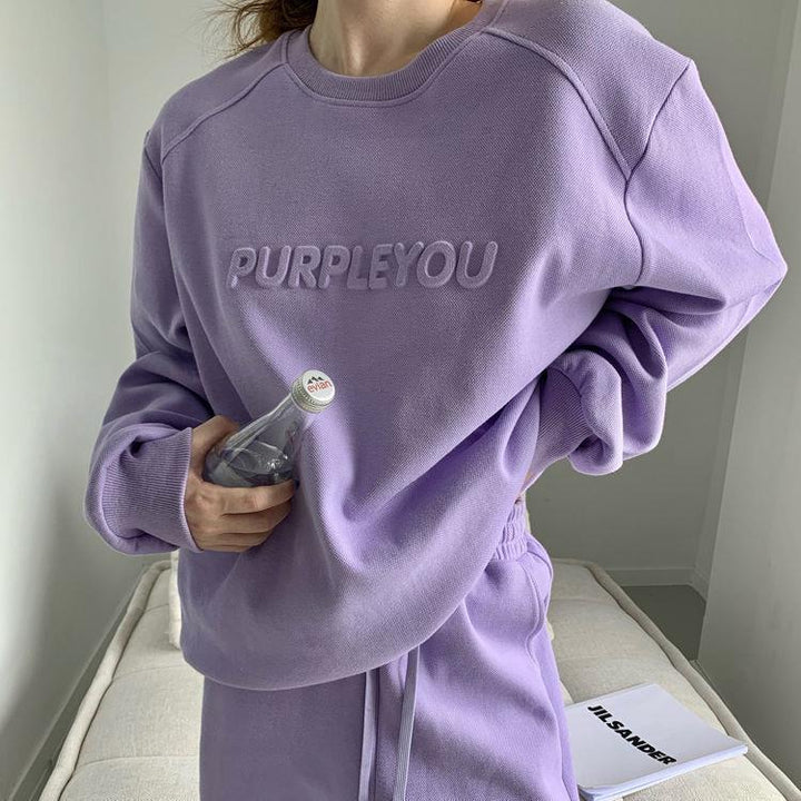 Kvinne Urban Lounge Outfit med oversized sweatshirt og casual joggers Skjora