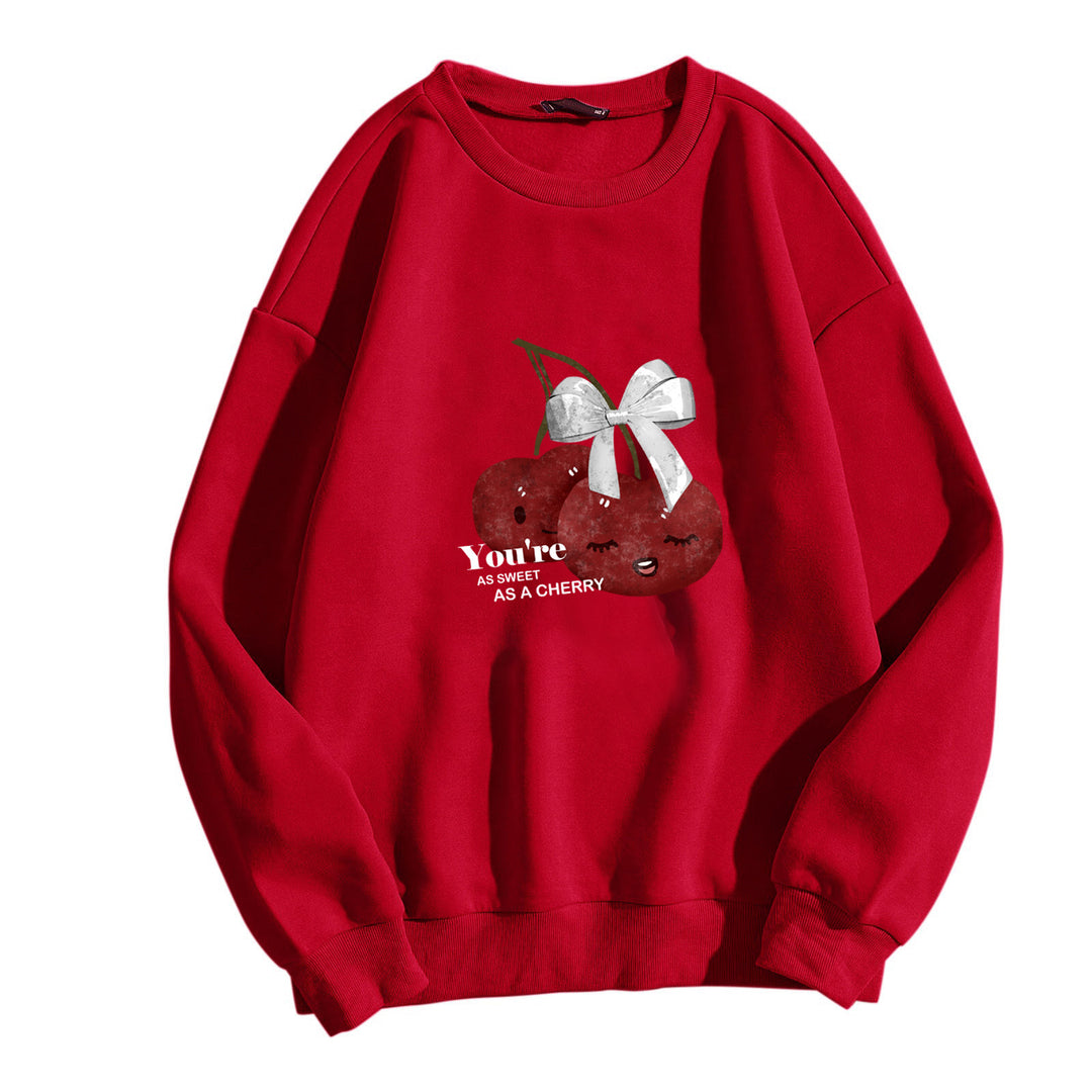 Kvinne komfortabel sweatshirt med fruktig kirsebærmotiv Skjora