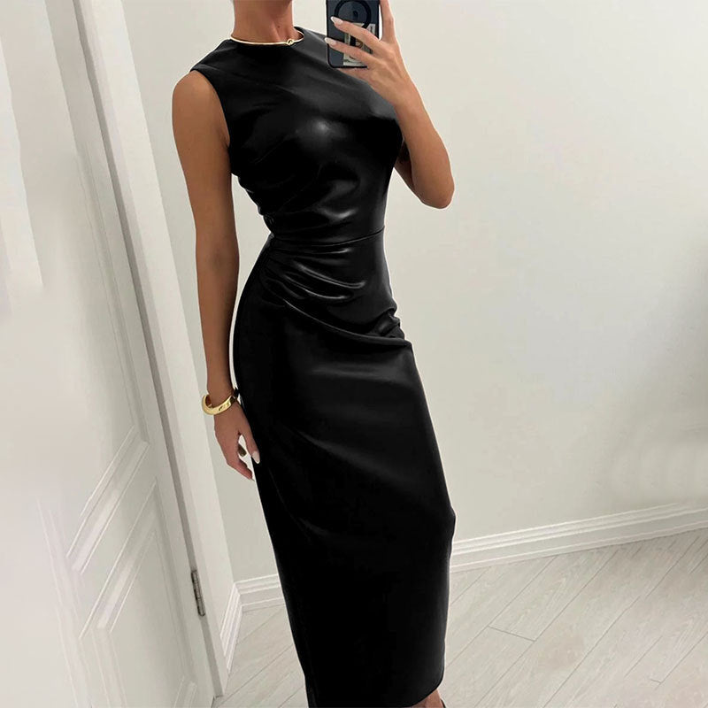 Dame Lang kjole med asymmetrisk snitt og elegant drape Skjora