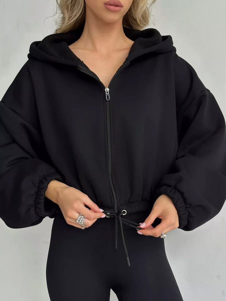 Damer Cropped Hoodie laget av myk sweatshirt-stoff med elastisk midje og glidelås Skjora