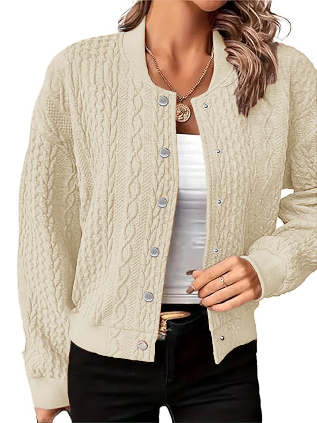 Dame cardigan i moderne kabelmønster med trykknapplukking Skjora