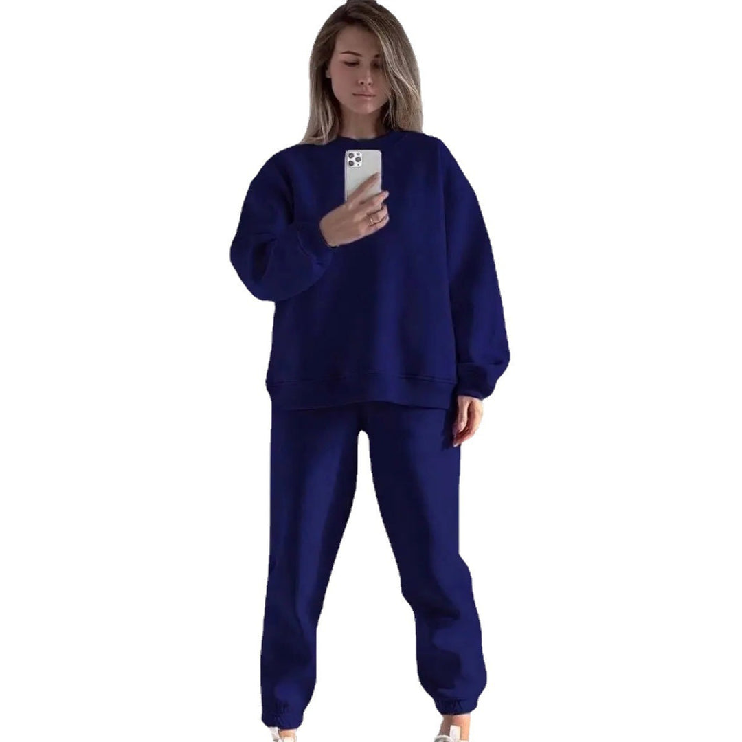 Dame uformell sweatshirt og jogger-sett laget av mykt materiale med elastisk midjebånd og høy bærekomfort Skjora