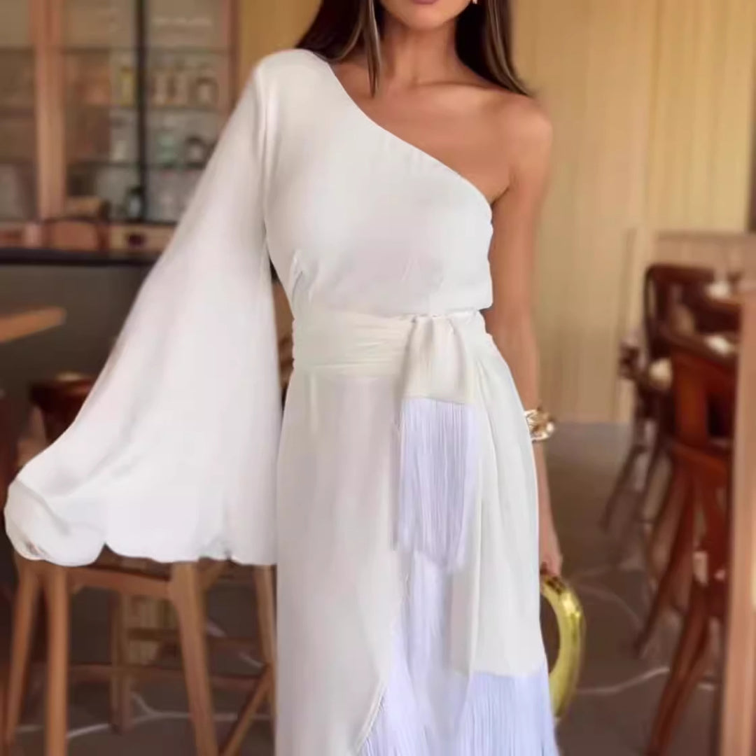 Dame Elegant Maxi Kjole med Asymmetrisk Design og Frynsete Detaljer
