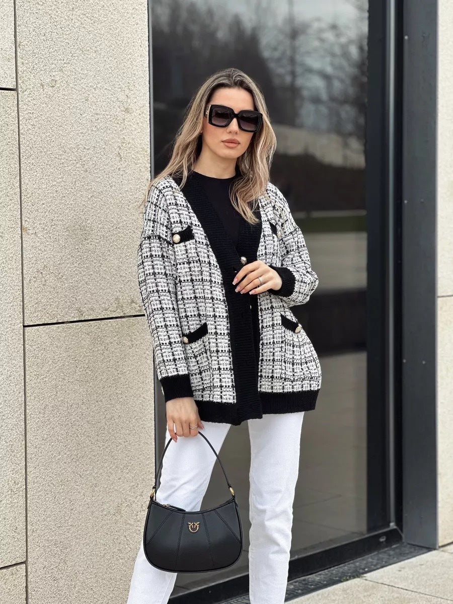 Kvinners bouclé cardigan med elegante knappdetaljer Skjora