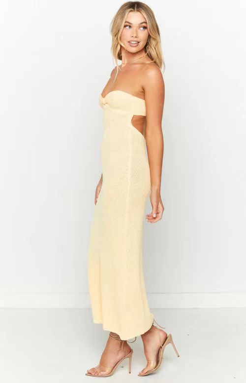 Dame maxikjole med elegant bandeau-utskjæring og minimalistisk silhuett Skjora