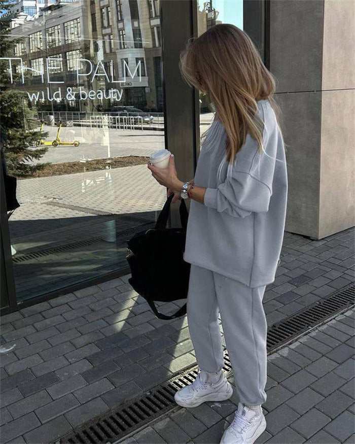 Kvinne casual sweatsuit med en avslappet passform og komfortable materialer Skjora