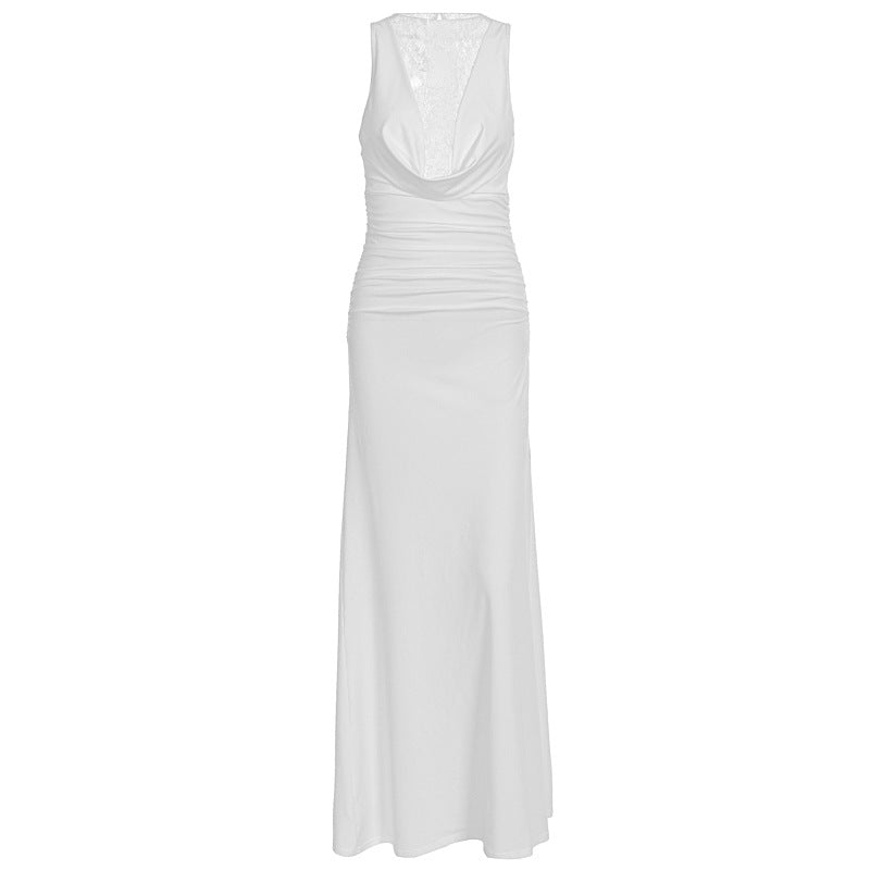 Damer Elegant Maxikjole med elegant halterneck-design og raffinert blondeplassering Skjora