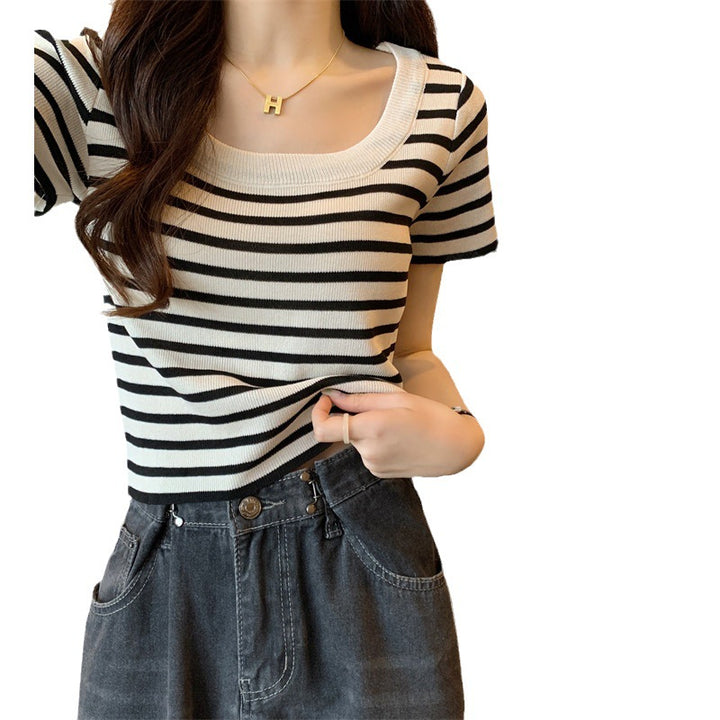 Kvinne cropped stripete topp med moderne knutedesign og elastisk kant Skjora