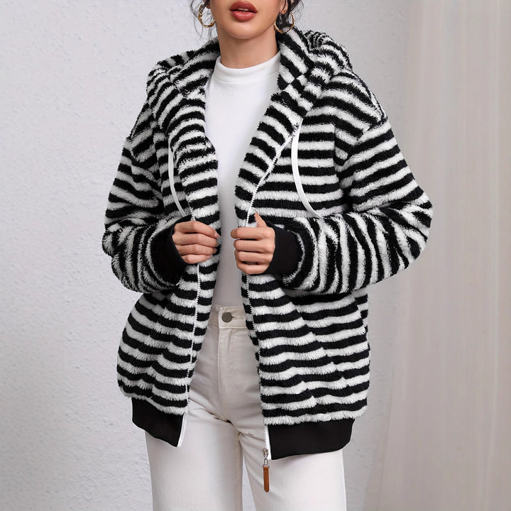 Kvinnenes koselige cardigan med kontrasterende striper Skjora