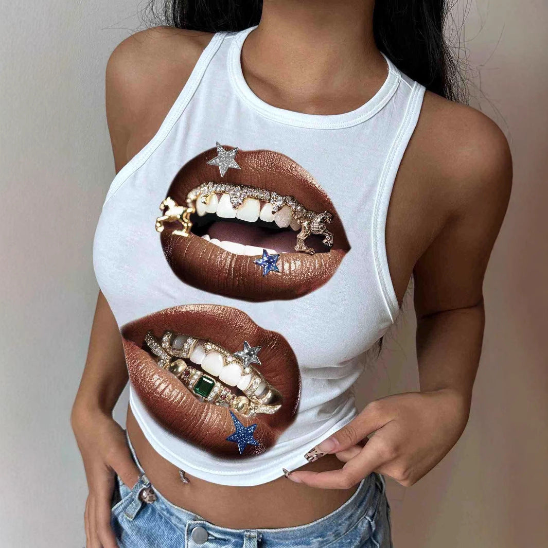 Dame tanktop med kunstnerisk leppemotiv og figurnær passform Skjora