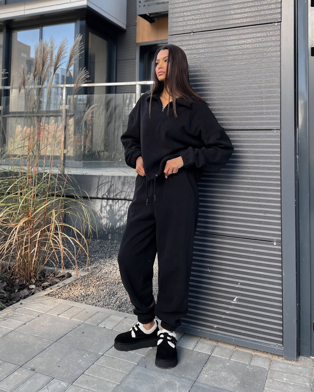 Kvinnes Fleece Loungewear Sett med Høy Krage og Glidelås Skjora