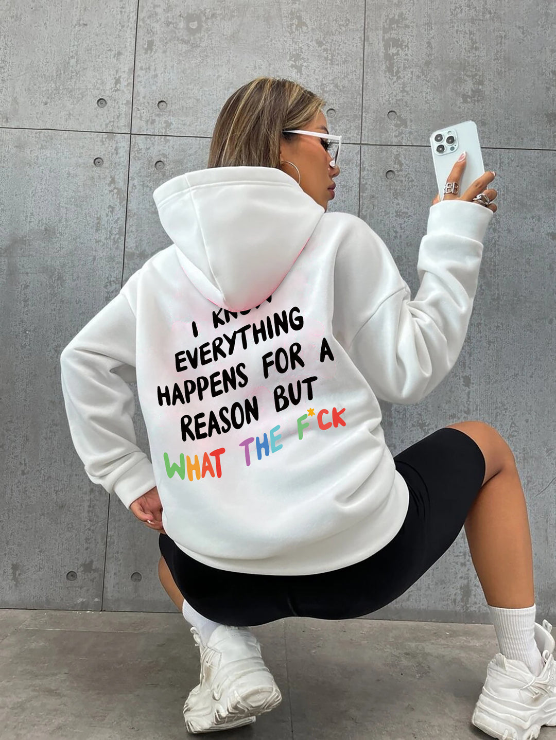 Dame hoodie med inspirerende tekst og løs passform Skjora