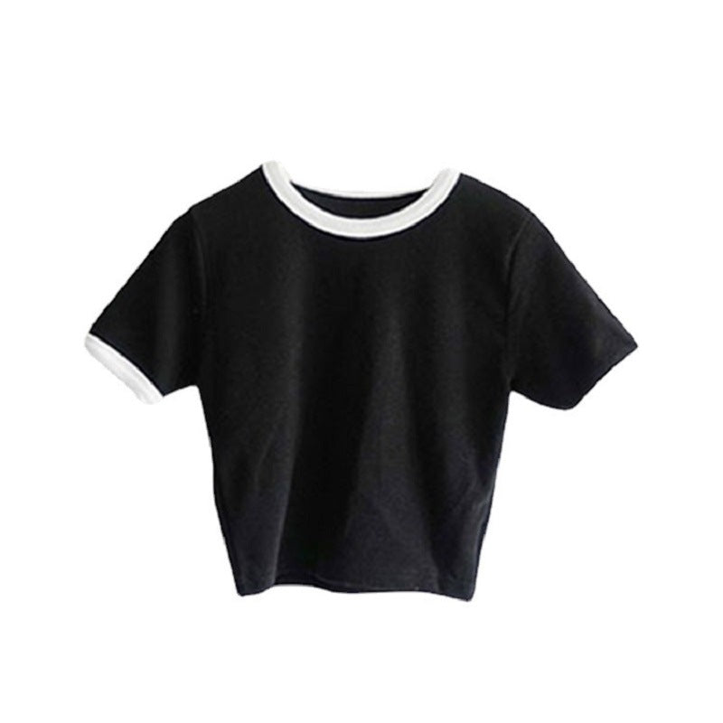 Kvinne Cropped T-Shirt med kontrasterende ermekanter og ledig passform