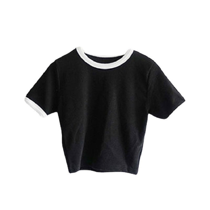 Kvinne Cropped T-Shirt med kontrasterende ermekanter og ledig passform