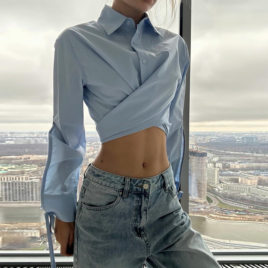 Dames Crop Skjorte Bluse med Innovativt Innpakningsdesign og Lange Ermer Skjora