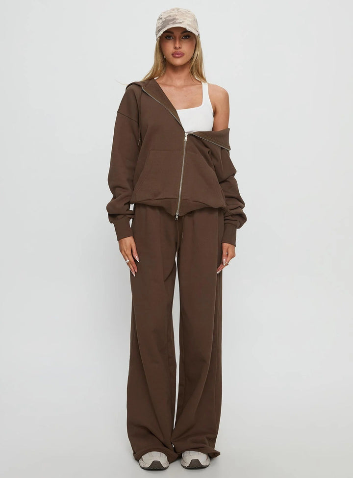 Women's fashionable lounge set with a relaxed fit and innovative design Skjora