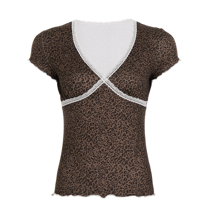 Dame T-skjorte med elegant leopardmønster og fint spissdetalj Skjora
