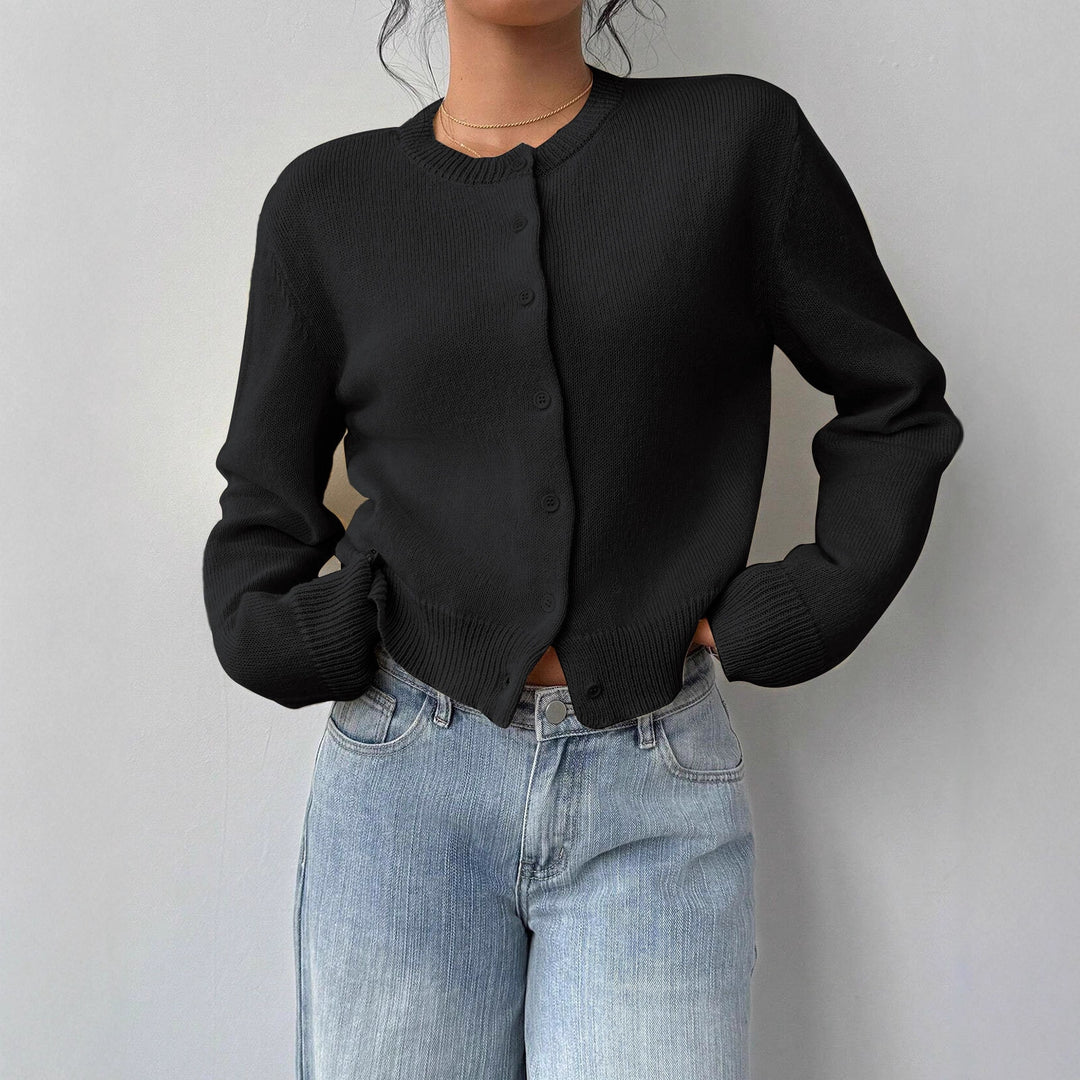 Kvinne cardigan med fin ribbet tekstur og knappedesign Skjora